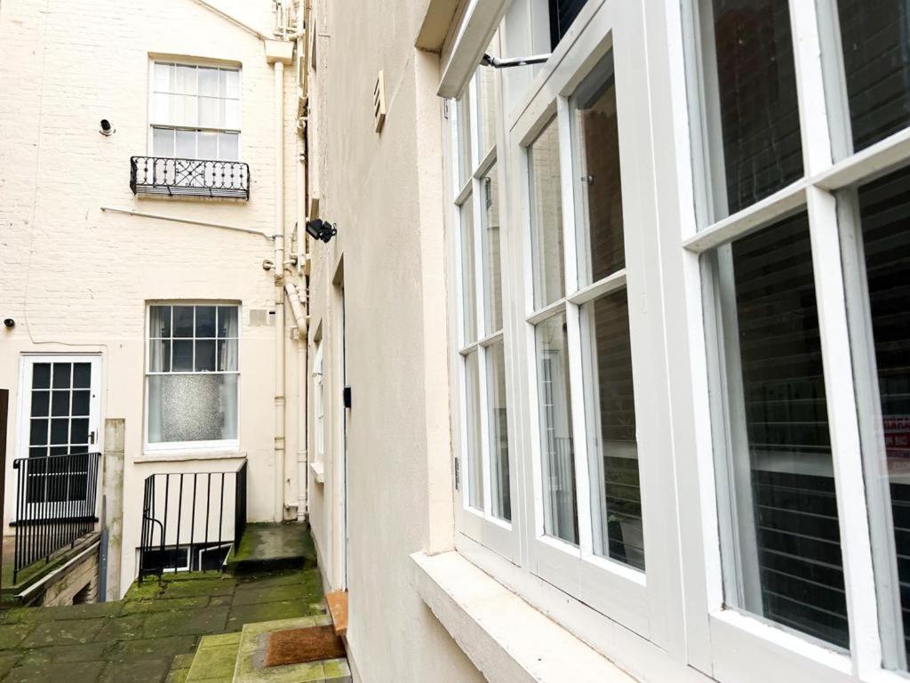 Suitely - Berkeley Apartments Cheltenham Exterior photo