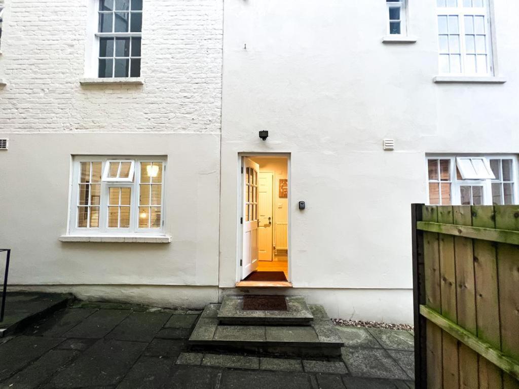 Suitely - Berkeley Apartments Cheltenham Exterior photo